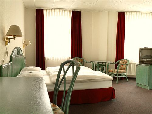 AMADEO Hotel Lipsia Esterno foto